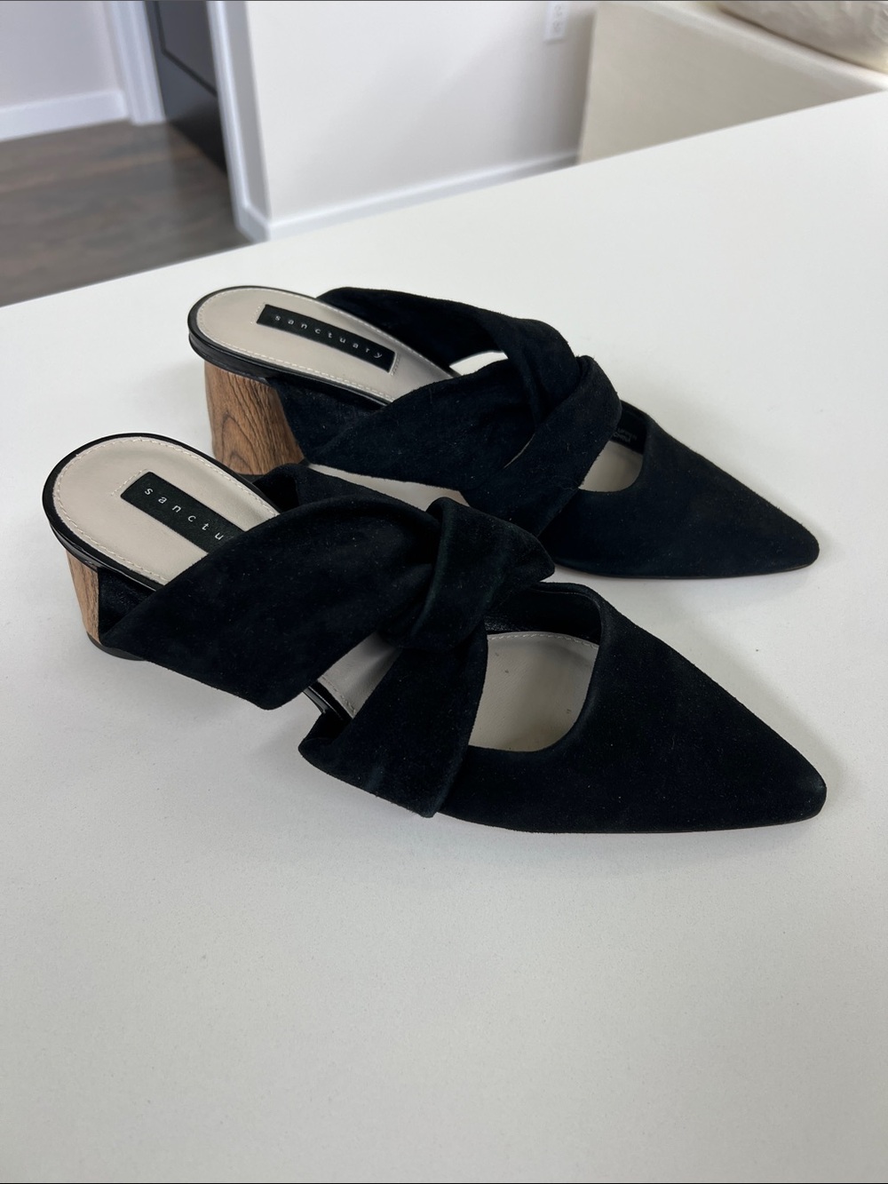 Sanctuary sunset 2.0 mules black suede leather pointed toe knotted heels pumps
